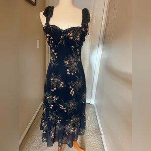 Commense floral dress. Navy floral size medium (fits like a 4/6)